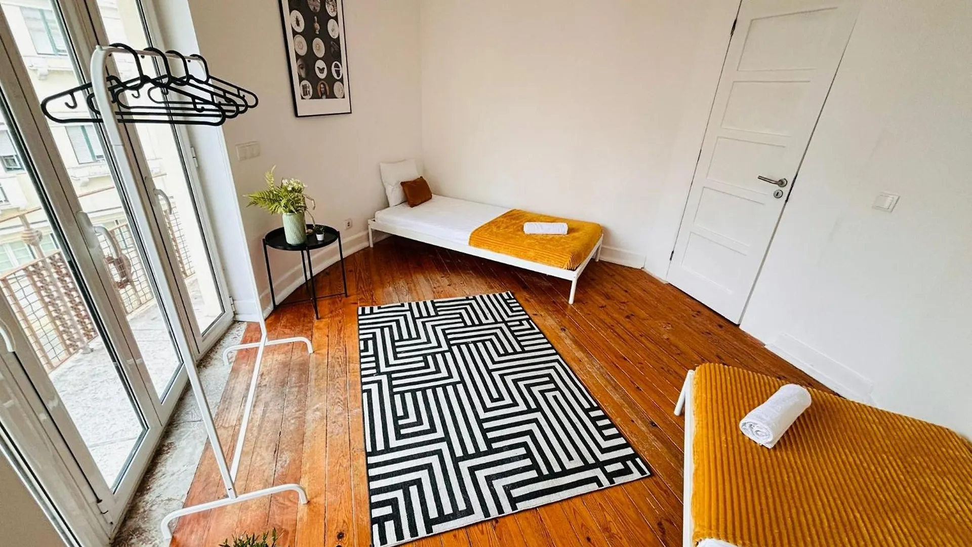 Luxury Central Lisbon Rooms, Best Location For Tourists 0*,