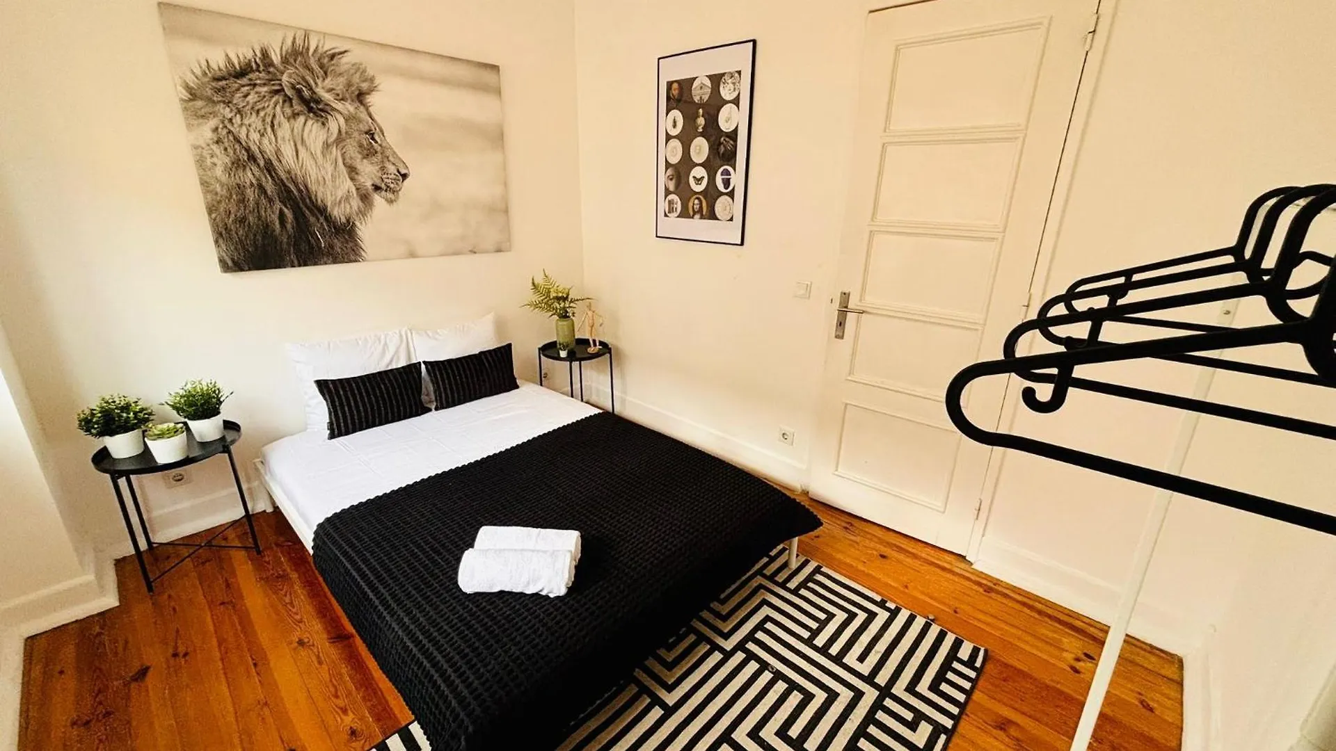 Hostel Luxury Central Lisbon Rooms, Best Location For Tourists Portugal