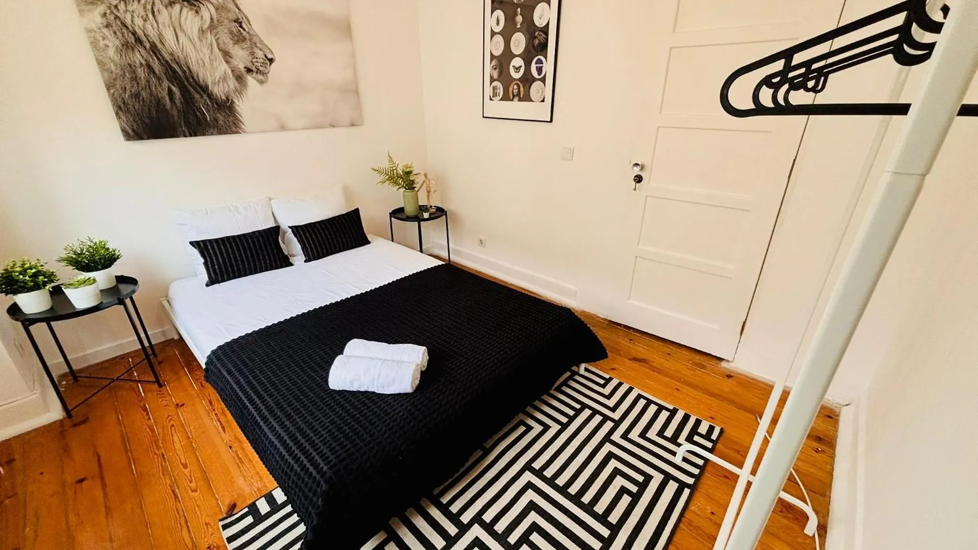 Luxury Central Lisbon Rooms, Best Location For Tourists 0*,