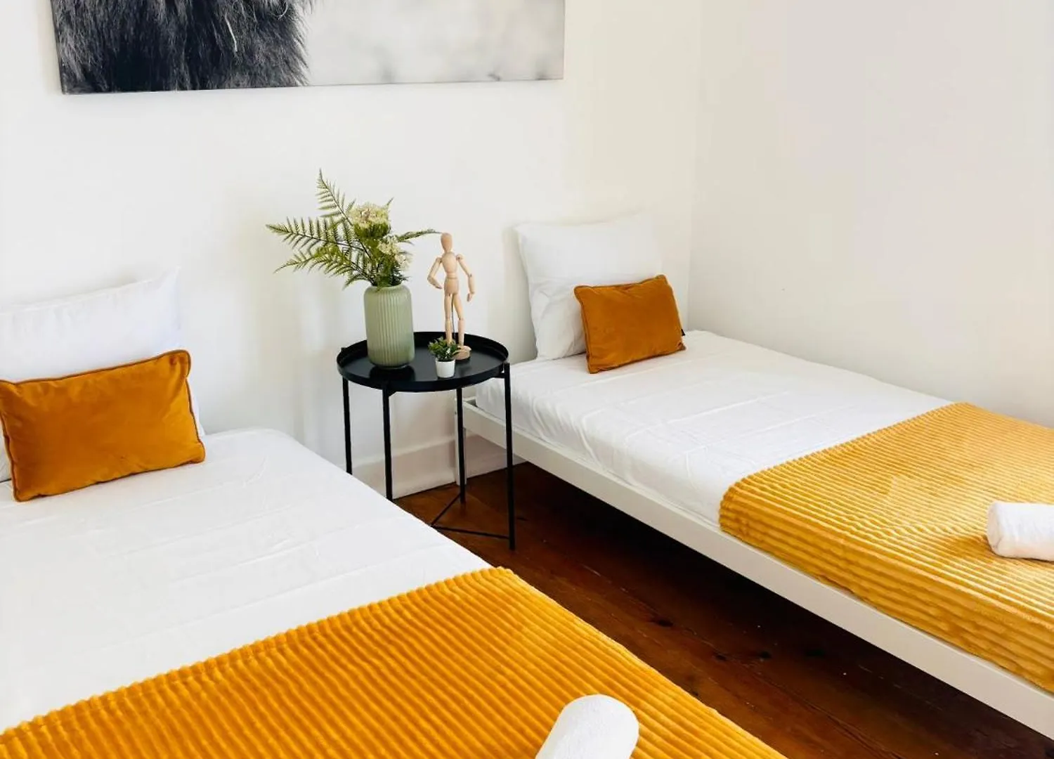 Luxury Central Lisbon Rooms, Best Location For Tourists Hostel